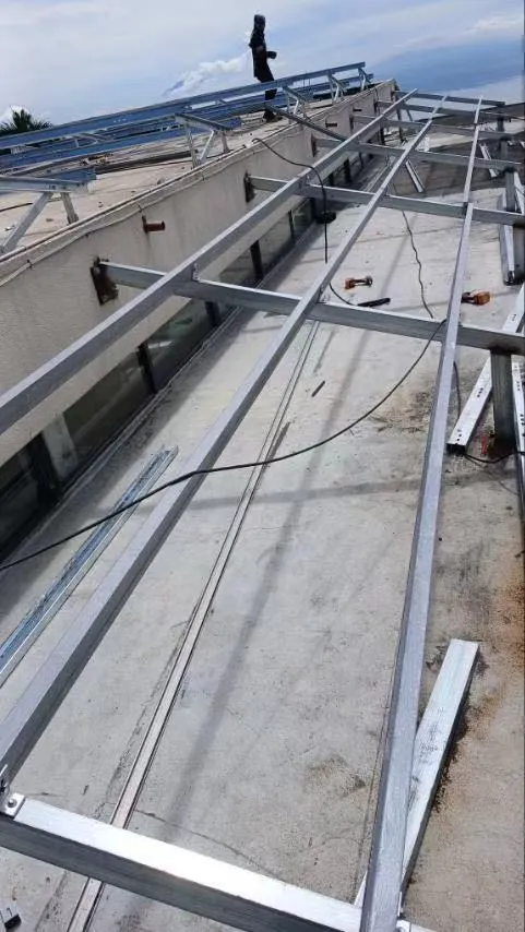 Filipíny Strešný distribuovaný fotovoltaický projekt úspešne dokončený