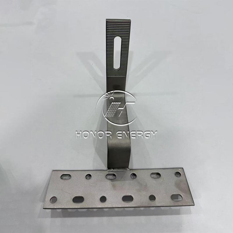 Solárny hák na škridlovú strechu